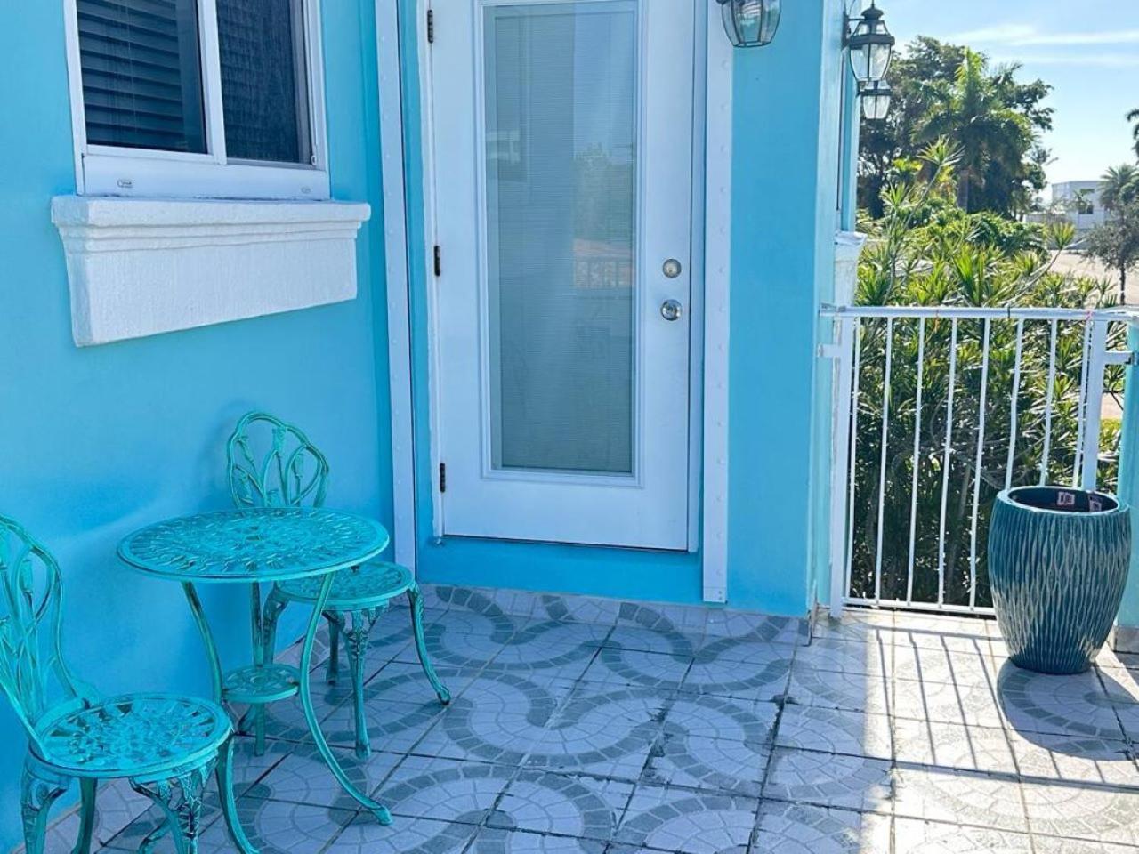 Blue House Miami Hotel North Bay Village Exterior photo
