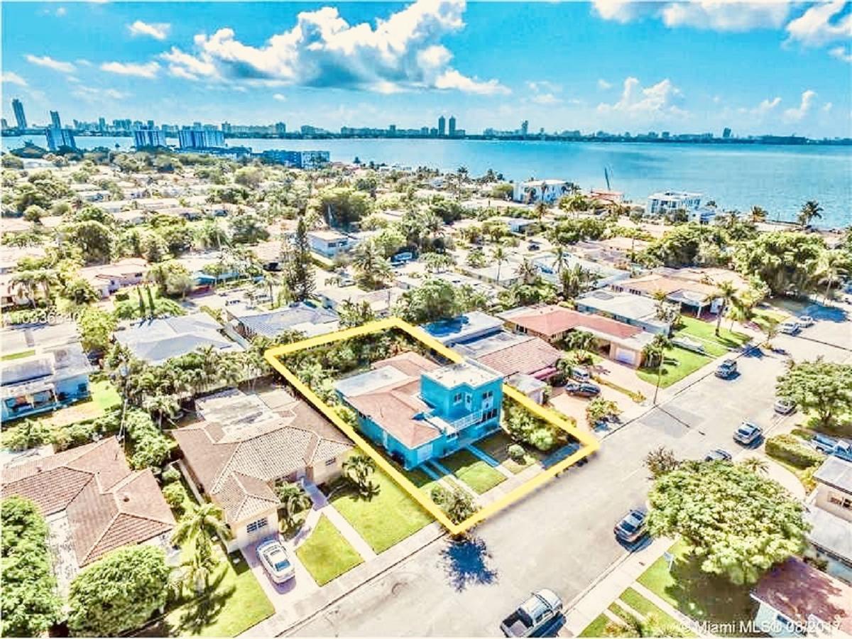 Blue House Miami Hotel North Bay Village Exterior photo