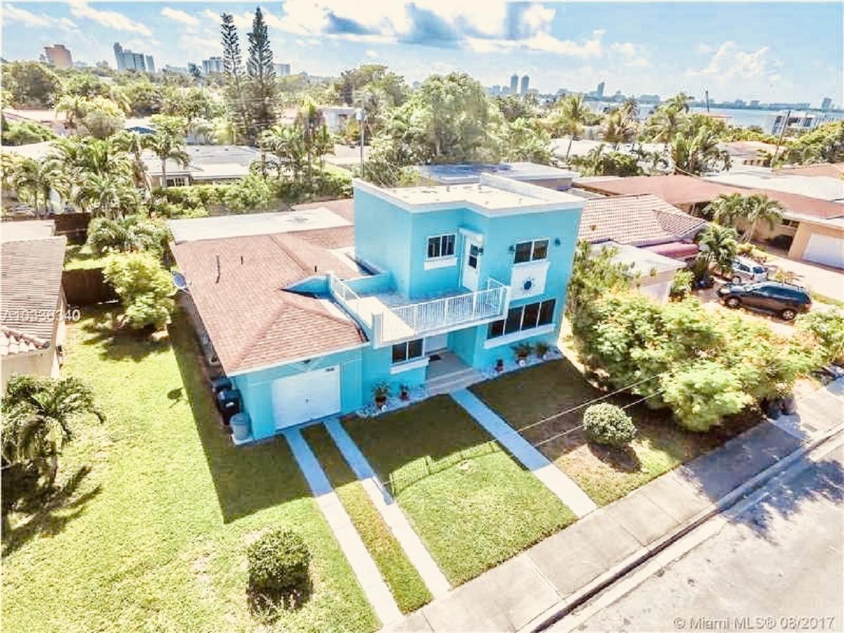 Blue House Miami Hotel North Bay Village Exterior photo